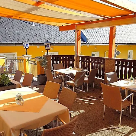 Wollsdorferhof 3*