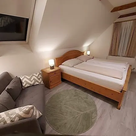 Wollsdorferhof 3*